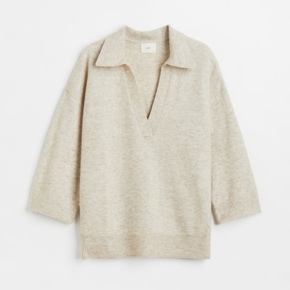 Soft v-neck sand/cream sweater, NWT